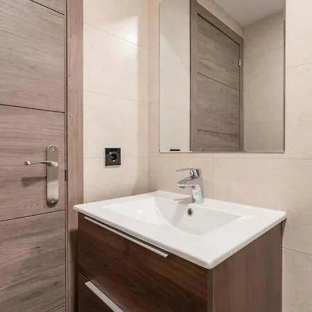 Beachfront With Stunning Sea Views 아파트 *