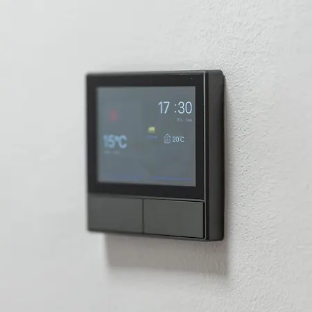 Beachfront With Stunning Sea Views דירה מארבלה