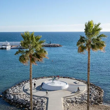 Beachfront With Stunning Sea Views * מארבלה