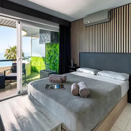 Beachfront With Stunning Sea Views *