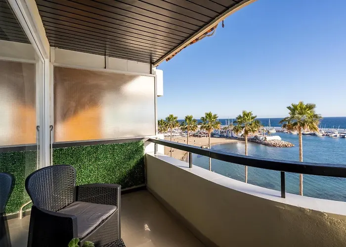 Апартаменты Beachfront With Stunning Sea Views